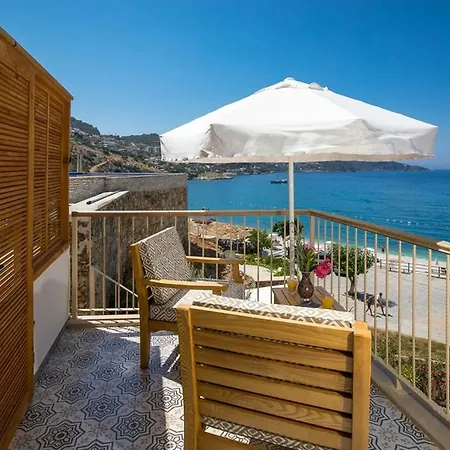 Pier House *